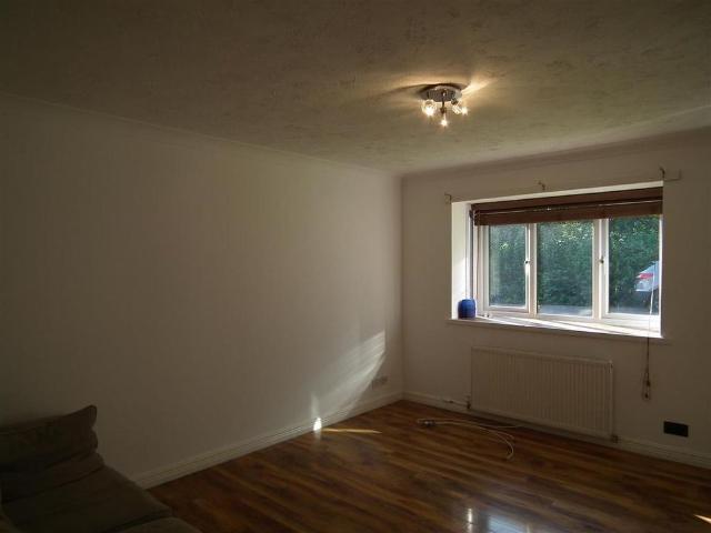 Apartment for rent in Burtonwood and Westbrook, Warrington
