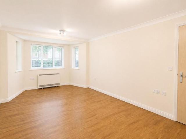 Apartment for rent in Holywell, The Slade