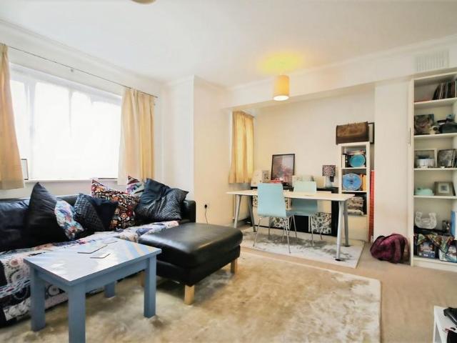 Apartment for rent in Martyrs Field, The Bridge