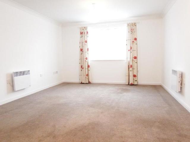 Apartment for rent in Horsell, Woking