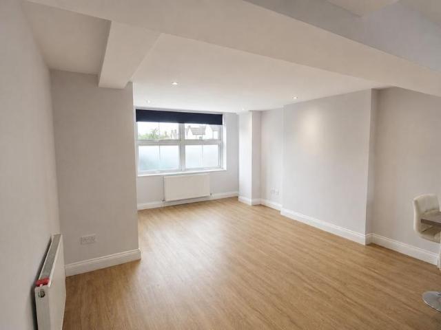 Apartment for rent in Cross In Hand, East Sussex