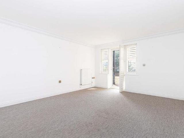 Apartment for rent in Poole