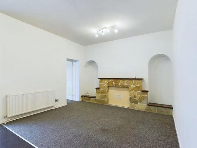 Apartment for rent in Carmarthen, Wales