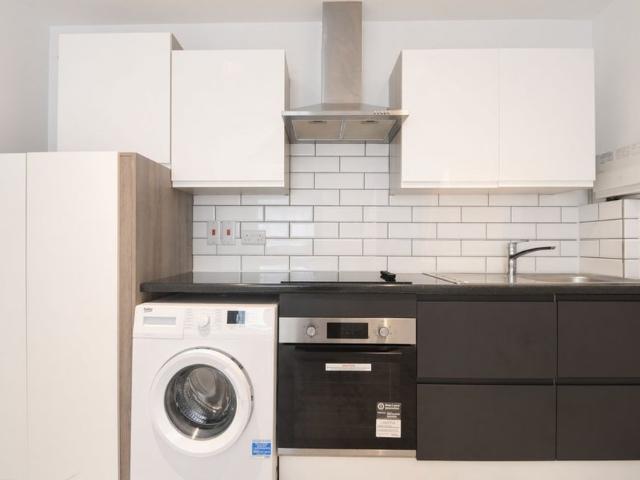 Apartment for rent in Lower Halliford, Surrey