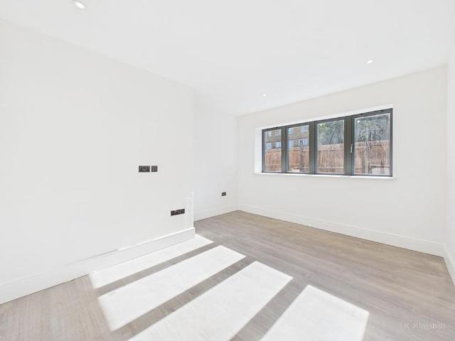 Apartment for rent in High Wycombe Community Board, Flackwell Heath