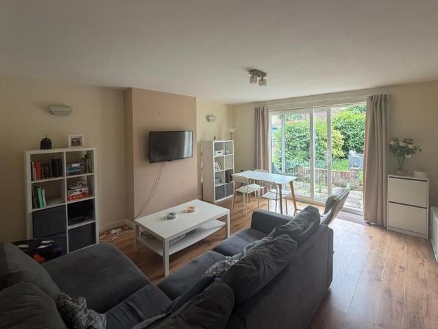 Apartment for rent in London Borough of Hounslow, Spring Grove