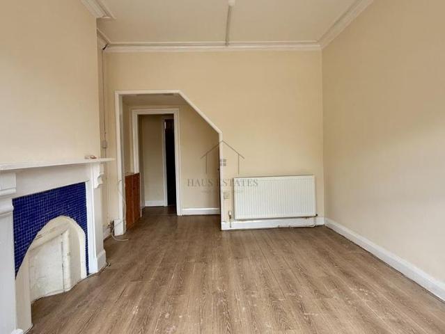 Apartment for rent in West End, Old Wharf