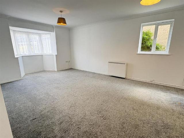 Apartment for rent in Central, Heathlands