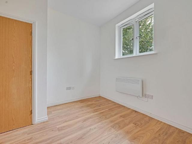 Apartment for rent in Holywell Estate, North Watford