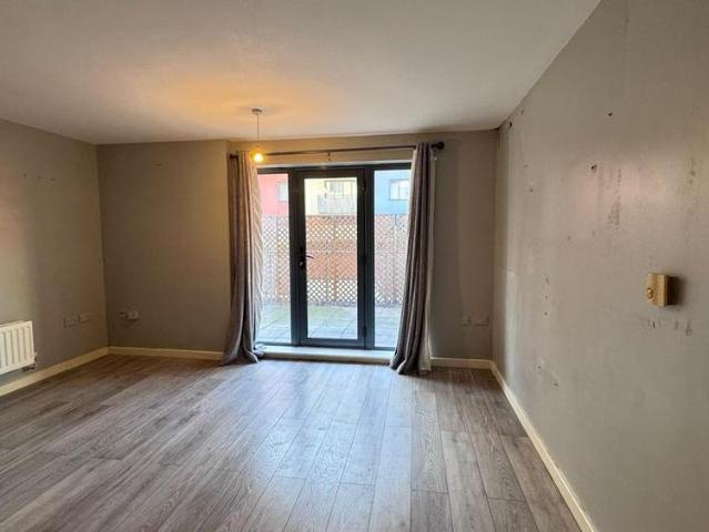 Apartment for rent in Roding Riverside, Greater London