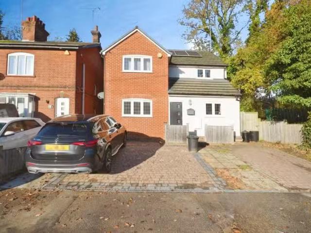 House for rent in Navestock Side, Essex