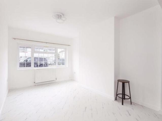 Maisonette for sale in Slough