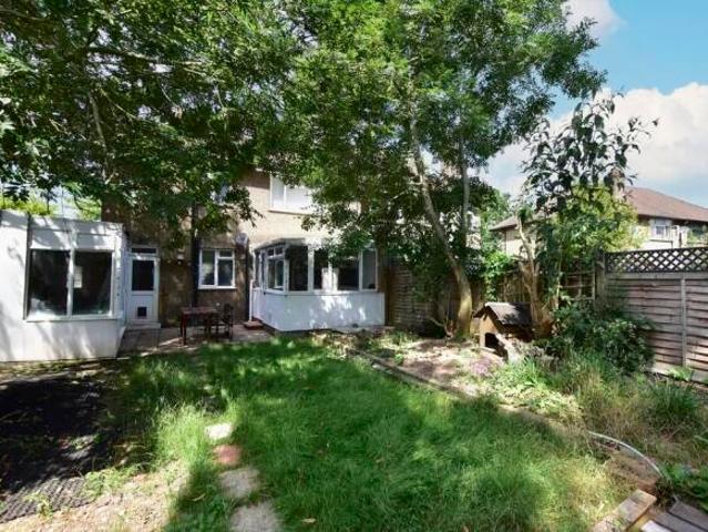 Maisonette for sale in Kingswood, North Watford