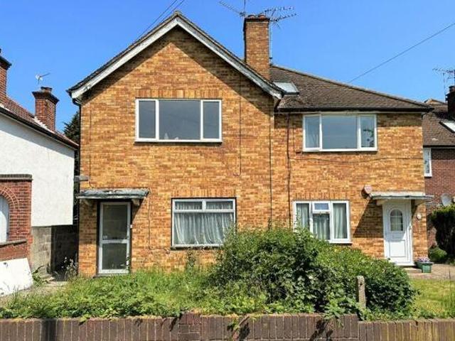 House for sale in London Borough of Ealing, Greenford