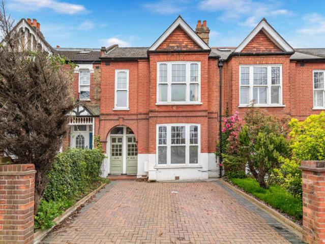 Maisonette for sale in London Borough of Ealing, Greater London