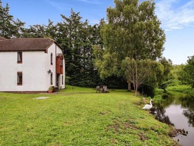 House for sale in Batchworth, Hertfordshire