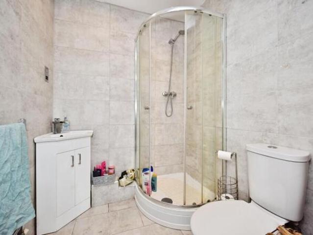 Maisonette for sale in Midway, Kent