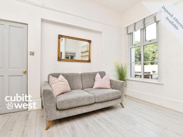 House for rent in The Wrythe, Greater London
