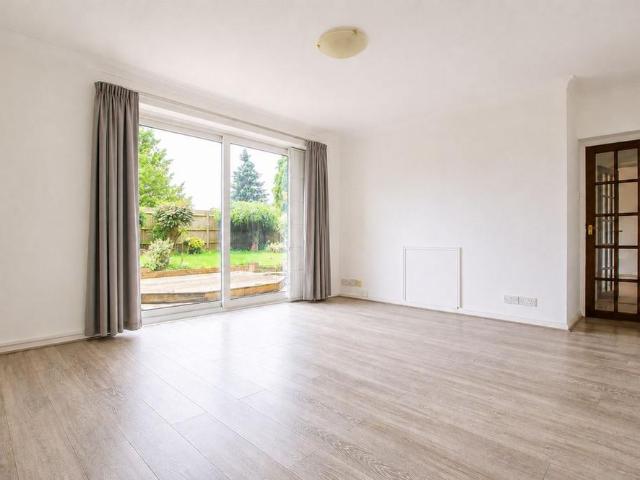 House for rent in London Borough of Sutton, Greater London