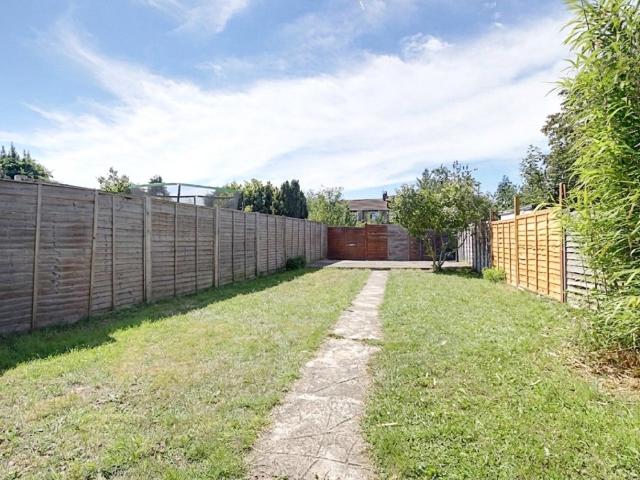 House for rent in Carterhatch, Greater London