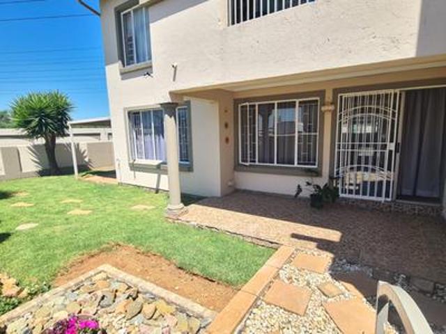 Townhouse for rent in Brakpan, City of Ekurhuleni Metropolitan Municipality