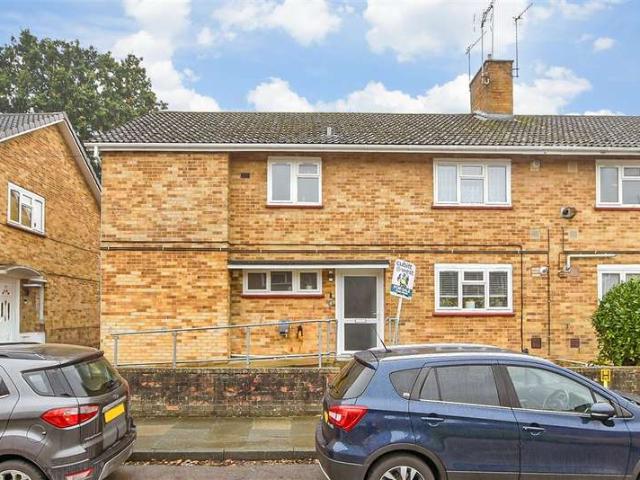 Maisonette for sale in Ifield, Crawley