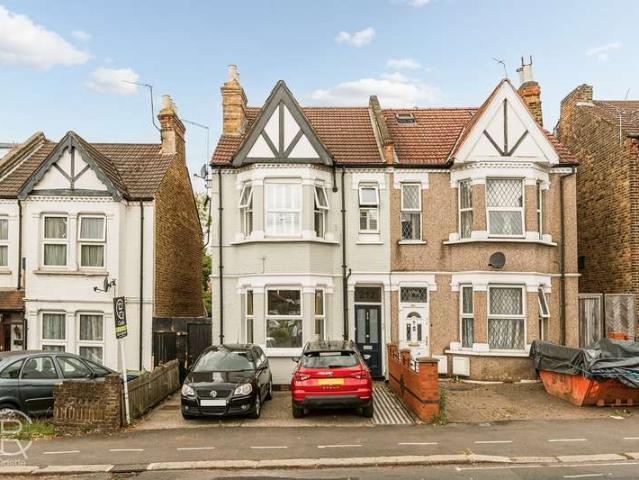 Maisonette for sale in London Borough of Ealing, Hanwell