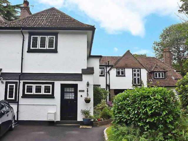Maisonette for sale in Walton On The Hill, Reigate and Banstead