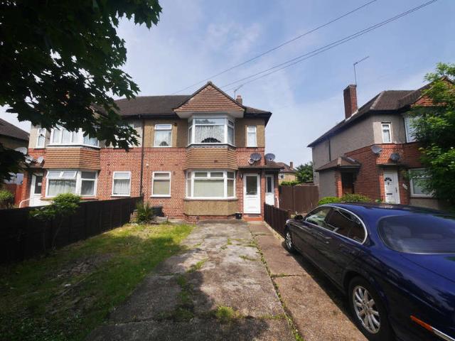 Maisonette for rent in London Borough of Hillingdon, Greater London