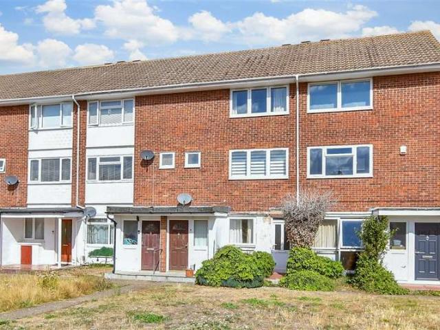 Maisonette for sale in Swanley, The Butts