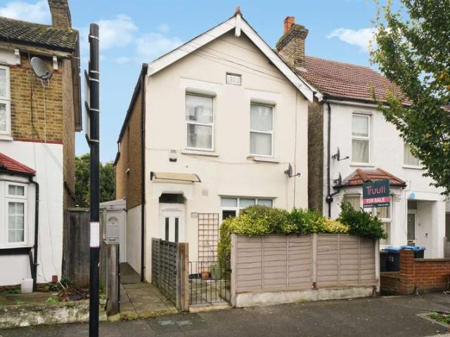 Maisonette for sale in London Borough of Croydon, Selhurst