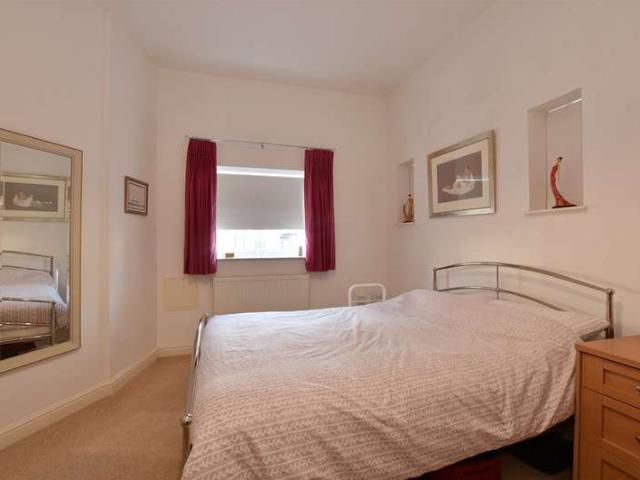Maisonette for sale in Elm Park, Greater London