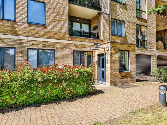 Maisonette for sale in Red Hill, Surrey