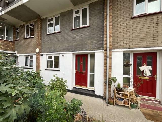 Maisonette for sale in Hornchurch, Greater London