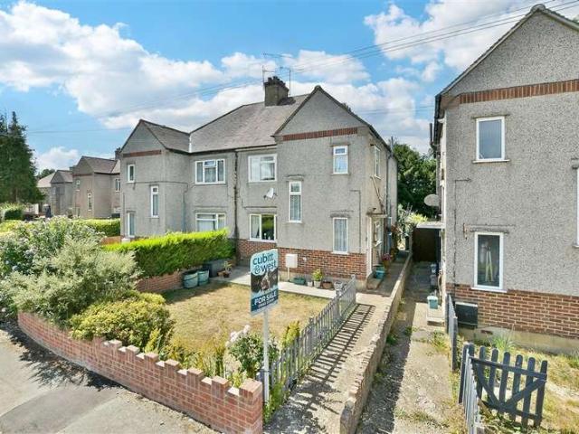 Maisonette for sale in Hillview, Surrey