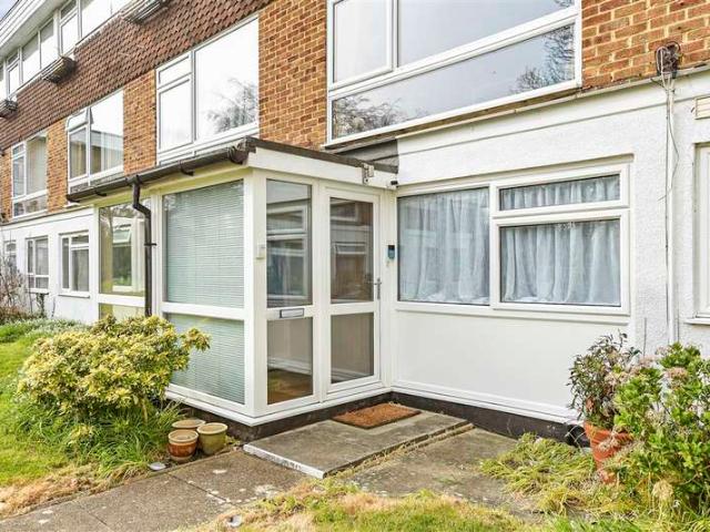 Maisonette for sale in Red Hill, Surrey