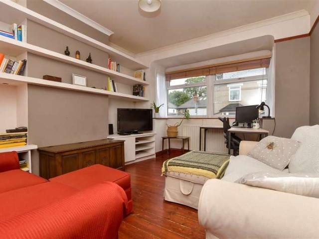 Maisonette for sale in Hackbridge, Greater London