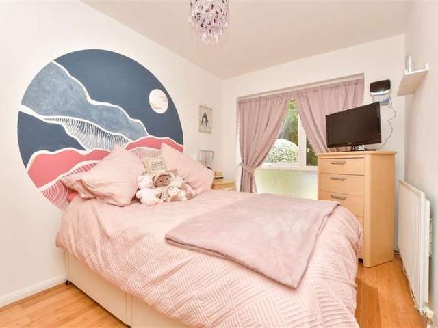 Maisonette for sale in Pachesham Park, Surrey