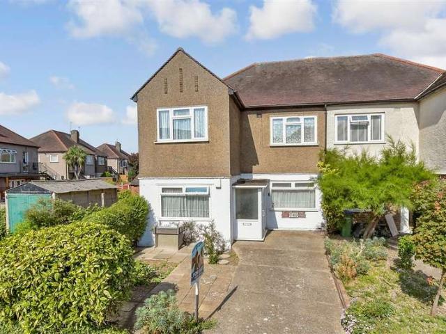 Maisonette for sale in Upper Belvedere, Greater London