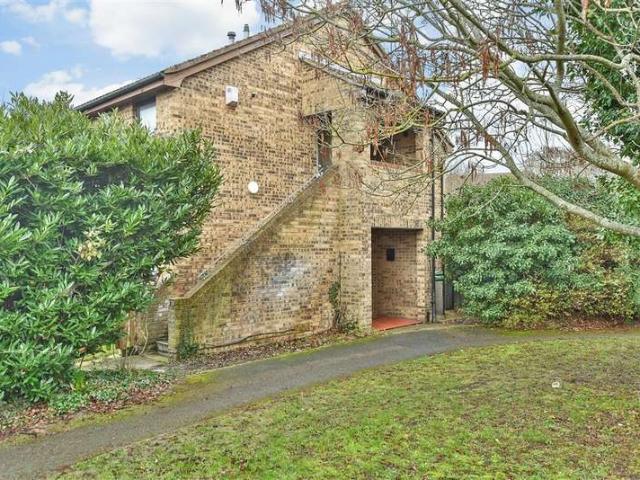 Maisonette for sale in Oad Street, Kent