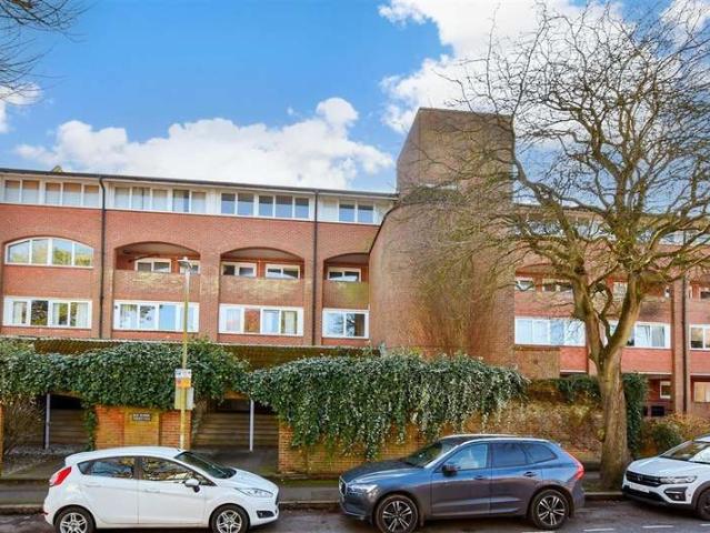 Maisonette for sale in Folkestone