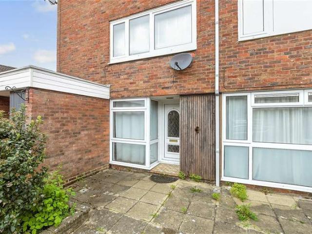 Maisonette for sale in Woodhatch, Red Hill
