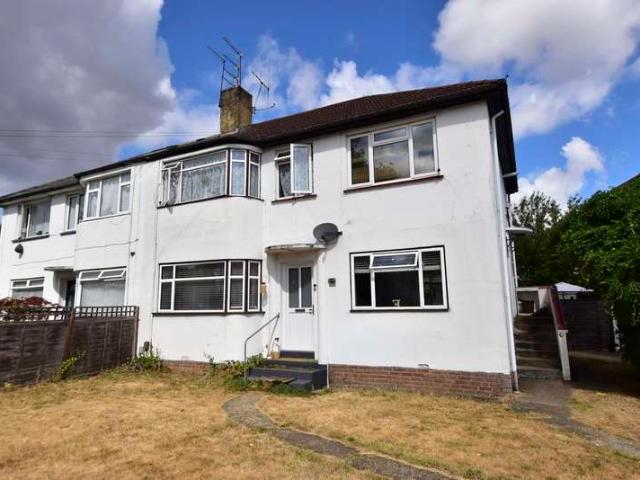Maisonette for sale in North Watford, Hertfordshire