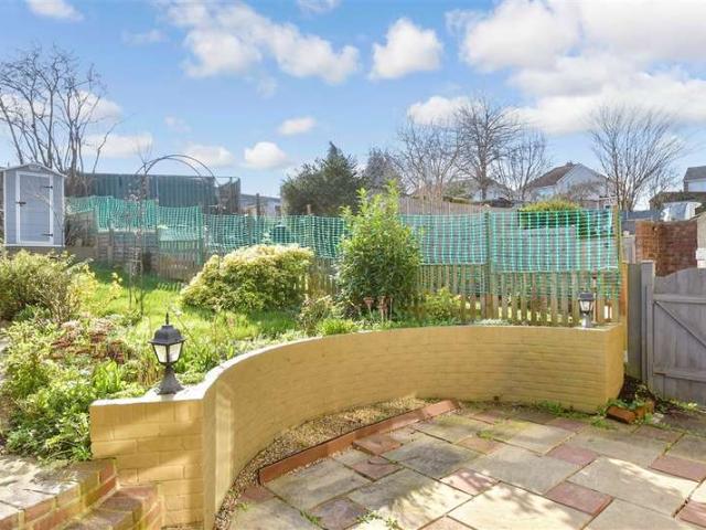 Maisonette for sale in Snodhurst, Chatham