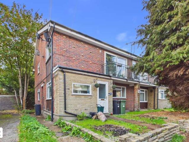 Maisonette for sale in Reigate, Reigate and Banstead
