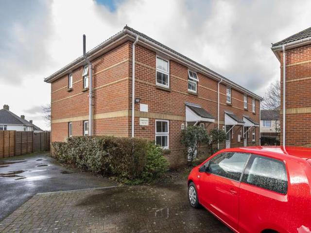 Maisonette for sale in Helford, Hampshire