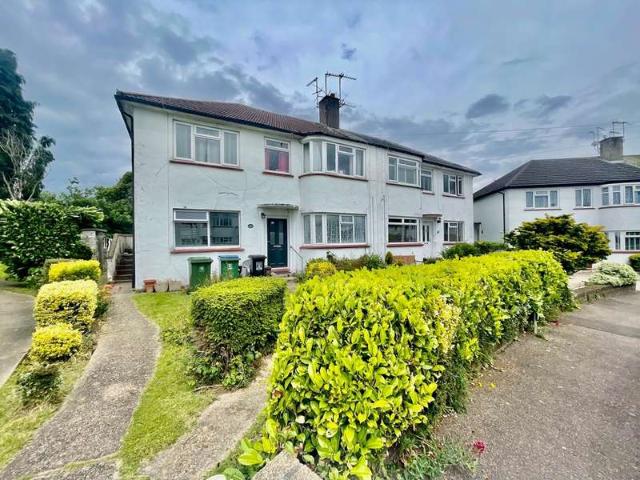 Maisonette for sale in North Watford, Hertfordshire