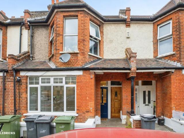 Flat for sale in Loughborough Junction, Greater London