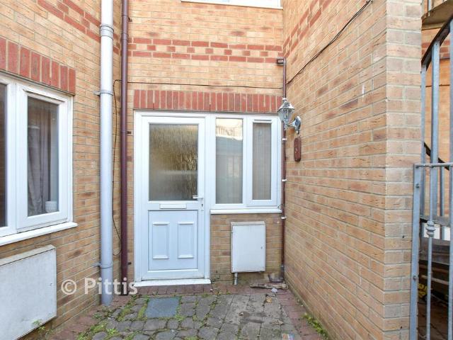 Flat for sale in Yaverland, Sandown