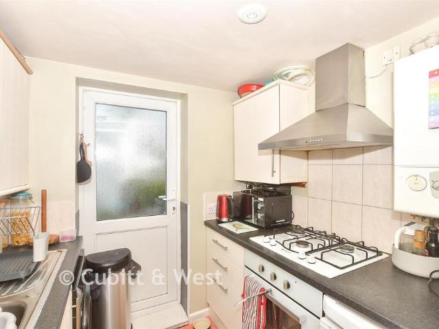 Flat for sale in Uckfield, Cross In Hand